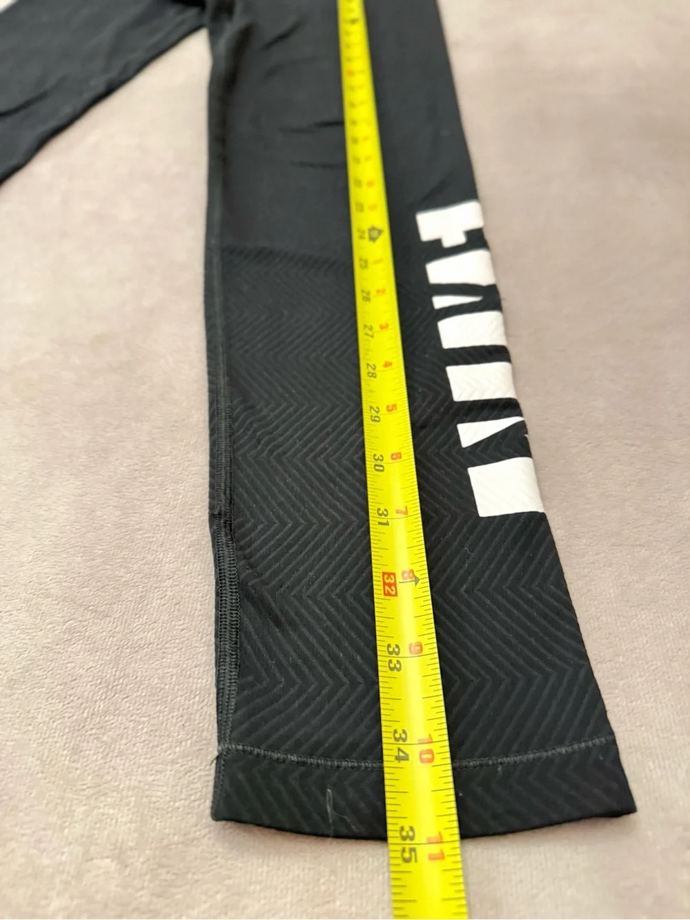 Nike Pro Dri-FIT Black Chevron Pattern Graphic Leggings Women's Size Small S